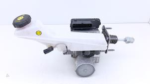 Gebruikte ABS Pomp Kia Niro I (DE) E-Niro 64 kWh Prijs € 695,00 Margeregeling aangeboden door Automaterialen Ronald Morien B.V.