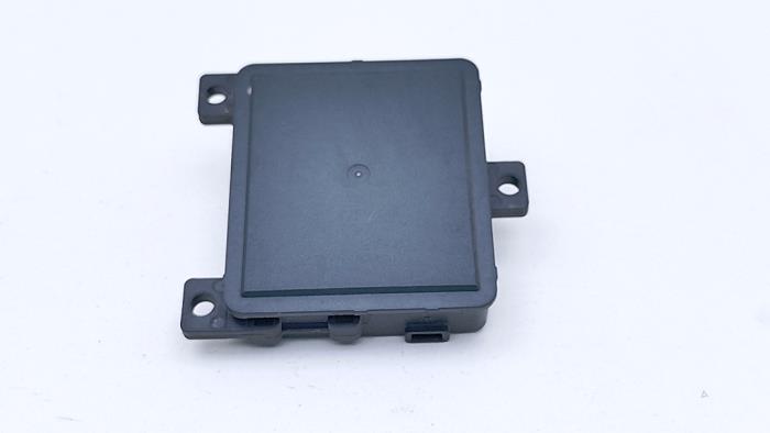 Radar sensor van een Seat Leon Sportstourer (KLF) 1.5 eTSI 16V 2021