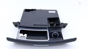 Gebruikte Asbak voor Mercedes S AMG (W222) 4.0 S-63 L AMG V8 Turbo 4-Matic+ Prijs € 85,00 Margeregeling aangeboden door Automaterialen Ronald Morien B.V.