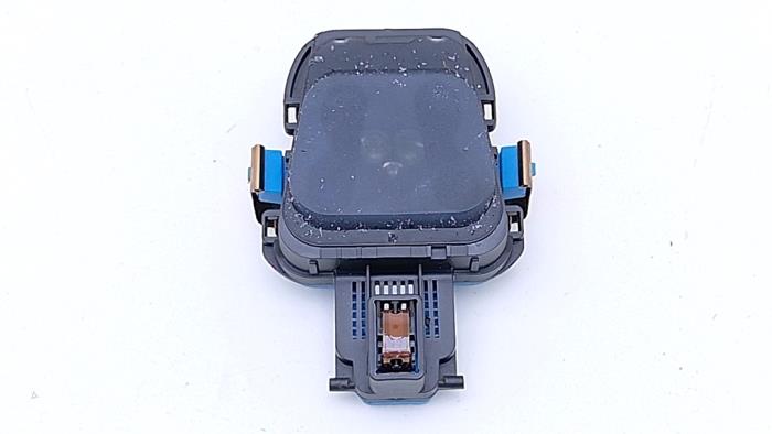 Gebruikte Regensensor Mercedes S AMG (W222) 4.0 S-63 L AMG V8 Turbo 4-Matic+ Prijs € 49,00 Margeregeling aangeboden door Automaterialen Ronald Morien B.V.
