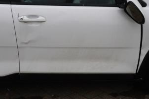 Gebruikte Deur 4Deurs rechts-voor Kia Stonic (YB) 1.0i T-GDi 12V Prijs € 295,00 Inclusief btw aangeboden door Automaterialen Ronald Morien B.V.