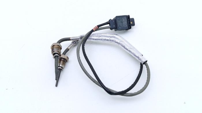 Gebruikte Uitlaat temperatuursensor Volkswagen Golf VIII (CD1) 1.5 eHybrid 16V Prijs € 90,75 Inclusief btw aangeboden door Automaterialen Ronald Morien B.V.