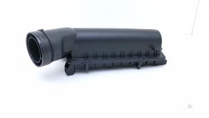 Gebruikte Luchtfilterhuis Volkswagen Golf VIII (CD1) 1.5 eHybrid 16V Prijs € 90,75 Inclusief btw aangeboden door Automaterialen Ronald Morien B.V.