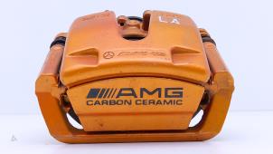 Gebruikte Remklauw (Tang) links-achter Mercedes S AMG (W222) 4.0 S-63 L AMG V8 Turbo 4-Matic+ Prijs € 495,00 Margeregeling aangeboden door Automaterialen Ronald Morien B.V.