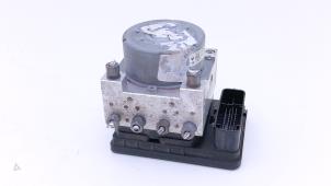 Gebruikte ABS Pomp Renault Megane IV Estate (RFBK) 1.2 Energy TCE 130 Prijs € 165,00 Margeregeling aangeboden door Automaterialen Ronald Morien B.V.