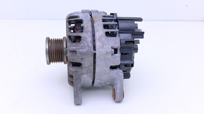 Gebruikte Dynamo Renault Megane IV Estate (RFBK) 1.2 Energy TCE 130 Prijs € 49,00 Margeregeling aangeboden door Automaterialen Ronald Morien B.V.