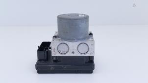 Gebruikte ABS Pomp Kia Stonic (YB) 1.0i T-GDi 12V Prijs € 124,99 Inclusief btw aangeboden door Automaterialen Ronald Morien B.V.