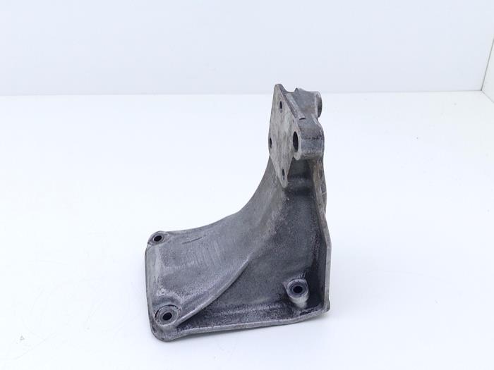 Gebruikte Motorsteun Volkswagen Corrado 2.0 16V Prijs € 39,00 Margeregeling aangeboden door Automaterialen Ronald Morien B.V.