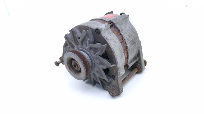 Gebruikte Dynamo Volkswagen Corrado 2.0 16V Prijs € 69,00 Margeregeling aangeboden door Automaterialen Ronald Morien B.V.
