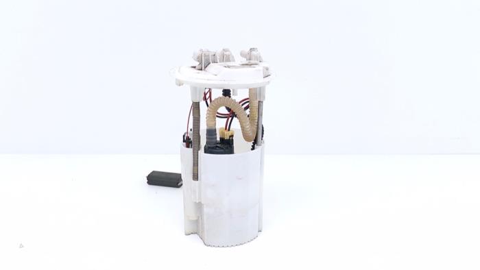 Gebruikte Tank element Pomp Renault Trafic (1FL/2FL/3FL/4FL) 1.6 dCi 95 Prijs € 48,99 Inclusief btw aangeboden door Automaterialen Ronald Morien B.V.