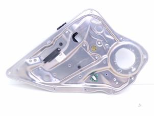 Gebruikte Ruitmechaniek 4Deurs links-achter Mercedes E-Klasse AMG (W212) 5.5 E-63 S AMG V8 32V 4-Matic Prijs € 35,00 Margeregeling aangeboden door Automaterialen Ronald Morien B.V.