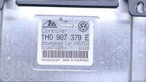 Computer ABS van een Volkswagen Passat (35I) 2.8 VR6 1994