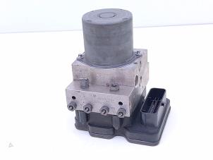 Gebruikte ABS Pomp Mercedes E-Klasse AMG (W212) 5.5 E-63 S AMG V8 32V 4-Matic Prijs € 195,00 Margeregeling aangeboden door Automaterialen Ronald Morien B.V.