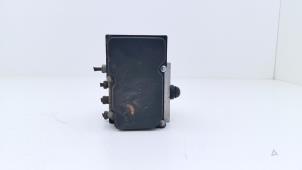 Gebruikte ABS Pomp Opel Vivaro 2.0 CDTI 16V Prijs € 99,00 Inclusief btw aangeboden door Automaterialen Ronald Morien B.V.