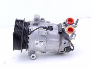 Gebruikte Aircopomp Volvo XC60 II (UZ) 2.0 B4 16V Mild Hybrid AWD Prijs € 165,00 Margeregeling aangeboden door Automaterialen Ronald Morien B.V.