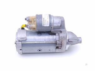 Gebruikte Startmotor Volvo XC60 II (UZ) 2.0 B4 16V Mild Hybrid AWD Prijs € 95,00 Margeregeling aangeboden door Automaterialen Ronald Morien B.V.