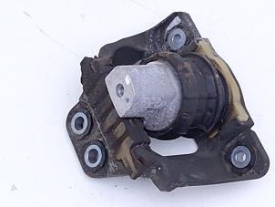 Gebruikte Motorrubber Volvo XC60 II (UZ) 2.0 B4 16V Mild Hybrid AWD Prijs € 35,00 Margeregeling aangeboden door Automaterialen Ronald Morien B.V.