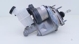 Gebruikte Rembol Renault Clio V (RJAB) 1.6 E-Tech 145 16V Prijs € 324,99 Inclusief btw aangeboden door Automaterialen Ronald Morien B.V.