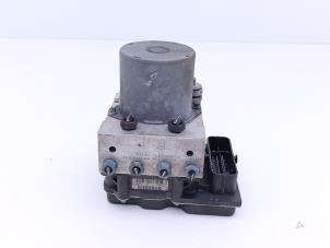 Gebruikte ABS Pomp Audi A6 Avant (C6) 4.2 V8 40V FSI Quattro Prijs € 125,00 Margeregeling aangeboden door Automaterialen Ronald Morien B.V.