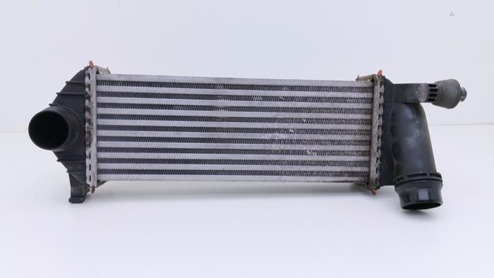 Gebruikte Intercooler Renault Kangoo Express (FW) 1.5 dCi 90 FAP Prijs € 49,00 Margeregeling aangeboden door Automaterialen Ronald Morien B.V.