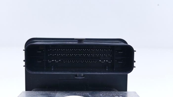 ABS Pomp van een BMW X1 (F48) sDrive 20i 2.0 16V Twin Power Turbo 2021