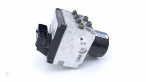 Gebruikte ABS Pomp Volkswagen Passat Variant (3C5) 3.2 FSI V6 32V 4Motion Prijs € 95,00 Margeregeling aangeboden door Automaterialen Ronald Morien B.V.