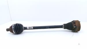 Gebruikte Aandrijfas rechts-achter Volkswagen Passat Variant (3C5) 3.2 FSI V6 32V 4Motion Prijs € 20,00 Margeregeling aangeboden door Automaterialen Ronald Morien B.V.