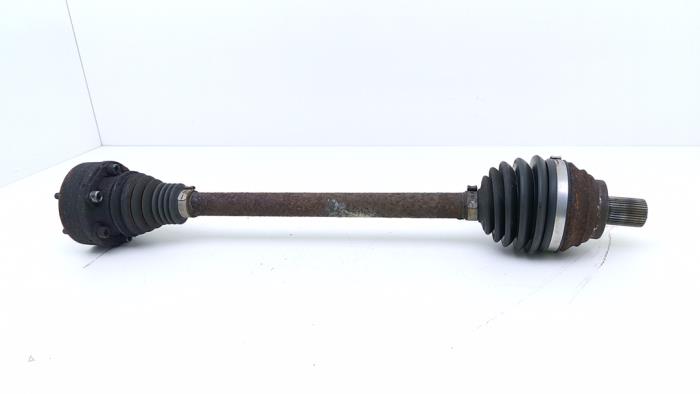 Gebruikte Aandrijfas links-achter Volkswagen Passat Variant (3C5) 3.2 FSI V6 32V 4Motion Prijs € 25,00 Margeregeling aangeboden door Automaterialen Ronald Morien B.V.