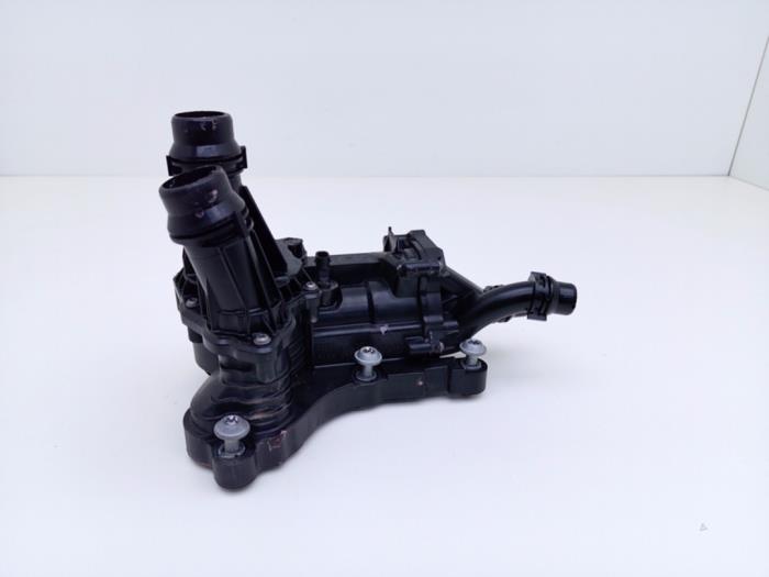 Gebruikte Thermostaathuis Audi S8 (D4) 4.0 Plus V8 TFSI 32V Prijs € 65,00 Margeregeling aangeboden door Automaterialen Ronald Morien B.V.