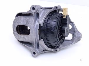 Gebruikte Motorsteun Audi RS 6 Avant (C8) 4.0 V8 TFSI Mild Hybrid 32V Prijs € 151,25 Inclusief btw aangeboden door Automaterialen Ronald Morien B.V.