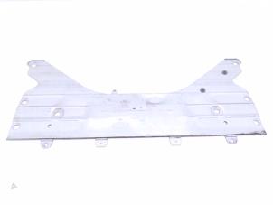 Gebruikte Beschermplaat bodem Audi RS 6 Avant (C8) 4.0 V8 TFSI Mild Hybrid 32V Prijs € 90,75 Inclusief btw aangeboden door Automaterialen Ronald Morien B.V.