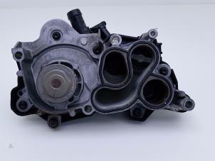 Gebruikte Waterpomp Volkswagen Polo VI (AW1) 1.0 TGI 12V Prijs € 55,00 Margeregeling aangeboden door Automaterialen Ronald Morien B.V.