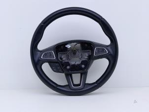 Gebruikte Stuurwiel Ford Focus 3 Wagon 1.0 Ti-VCT EcoBoost 12V 125 Prijs € 75,00 Margeregeling aangeboden door Automaterialen Ronald Morien B.V.