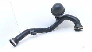 Gebruikte Intercooler Buis Audi A4 Avant (B9) 2.0 TFSI 16V Prijs € 78,65 Inclusief btw aangeboden door Automaterialen Ronald Morien B.V.