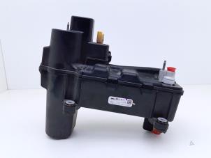 Gebruikte Airco Condensor Peugeot 2008 (UD/UK/UR/US/UX) e-2008 50 kWh Prijs € 75,00 Margeregeling aangeboden door Automaterialen Ronald Morien B.V.