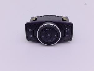 Gebruikte Schakelaar Licht Ford Transit Courier 1.5 TDCi 75 Prijs € 29,00 Margeregeling aangeboden door Automaterialen Ronald Morien B.V.