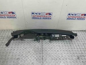 Gebruikte Dashboard Mercedes CLS (C219) 500 5.0 V8 24V Prijs € 225,00 Margeregeling aangeboden door Automaterialen Ronald Morien B.V.