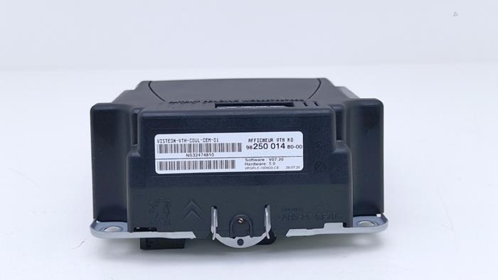 Gebruikte Head-up display Peugeot Expert (V1/VA/VB/VE/VF/VT/VY) 2.0 Blue HDi 180 16V Prijs € 302,50 Inclusief btw aangeboden door Automaterialen Ronald Morien B.V.