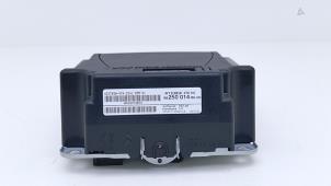 Gebruikte Head-up display Peugeot Expert (V1/VA/VB/VE/VF/VT/VY) 2.0 Blue HDi 180 16V Prijs € 302,50 Inclusief btw aangeboden door Automaterialen Ronald Morien B.V.