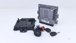 Gebruikte Kontaktslot + computer Opel Movano 2.3 CDTi Biturbo 16V FWD Prijs € 393,25 Inclusief btw aangeboden door Automaterialen Ronald Morien B.V.