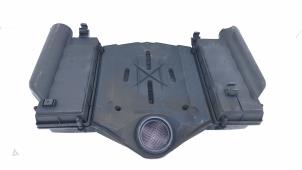 Gebruikte Luchtfilterhuis Mercedes CLS (C219) 500 5.0 V8 24V Prijs € 55,00 Margeregeling aangeboden door Automaterialen Ronald Morien B.V.