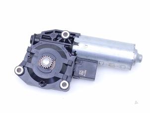 Gebruikte Schuifdak Motor Audi RS7 Sportback (4KA) 4.0 V8 TFSI Mild Hybrid 32V Prijs € 75,00 Margeregeling aangeboden door Automaterialen Ronald Morien B.V.