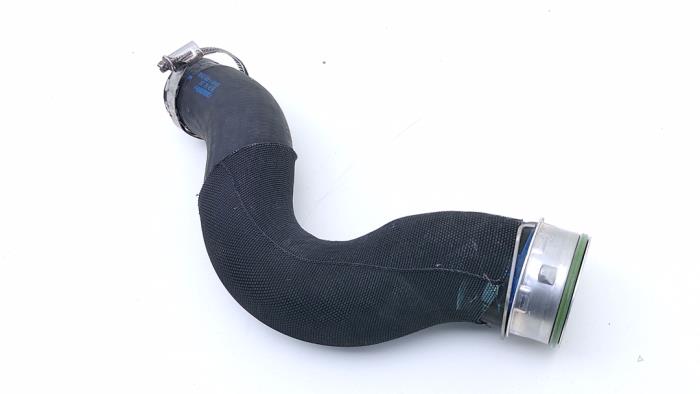 Gebruikte Intercooler Slang Volkswagen Touareg (7PA/PH) 4.2 TDI V8 DPF 32V Prijs € 95,00 Margeregeling aangeboden door Automaterialen Ronald Morien B.V.