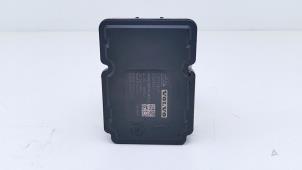Gebruikte ABS Pomp Volvo V60 I (FW/GW) 1.6 T3 16V Prijs € 78,65 Inclusief btw aangeboden door Automaterialen Ronald Morien B.V.