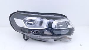 Gebruikte Koplamp rechts Opel Vivaro 2.0 CDTI 150 Prijs € 151,25 Inclusief btw aangeboden door Automaterialen Ronald Morien B.V.