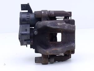 Gebruikte Remklauw (Tang) links-achter Volvo XC40 (XZ) Recharge Twin 78 kWh Prijs € 95,59 Inclusief btw aangeboden door Automaterialen Ronald Morien B.V.