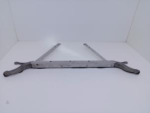 Gebruikte Veerpootbrug Audi A8 (D3) 6.0 W12 48V Quattro Prijs € 55,00 Margeregeling aangeboden door Automaterialen Ronald Morien B.V.