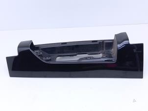 Gebruikte Achterlichtrand links Opel Vivaro 1.6 CDTI BiTurbo 140 Prijs € 124,99 Inclusief btw aangeboden door Automaterialen Ronald Morien B.V.