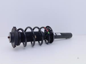 Gebruikte Veerpoot links-voor Volkswagen Caddy IV 2.0 TDI 75 Prijs € 151,25 Inclusief btw aangeboden door Automaterialen Ronald Morien B.V.
