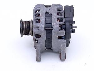 Gebruikte Dynamo Renault Clio IV Estate/Grandtour (7R) 0.9 Energy TCE 12V Prijs € 49,00 Margeregeling aangeboden door Automaterialen Ronald Morien B.V.